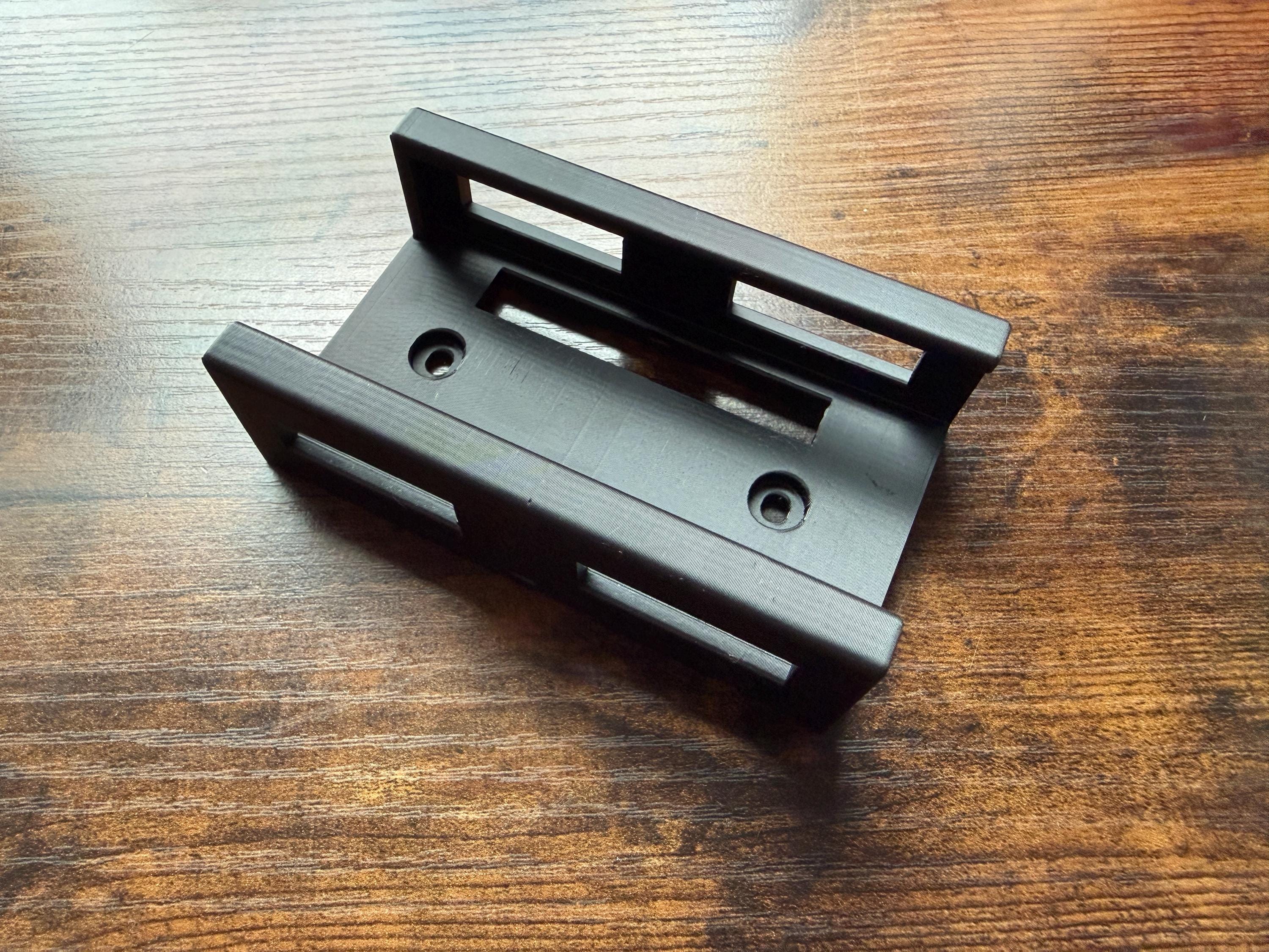 Ubiquiti 10GE Network Adapter Mounting Bracket (uacc-adapter-RJ45-usbc-10ge)