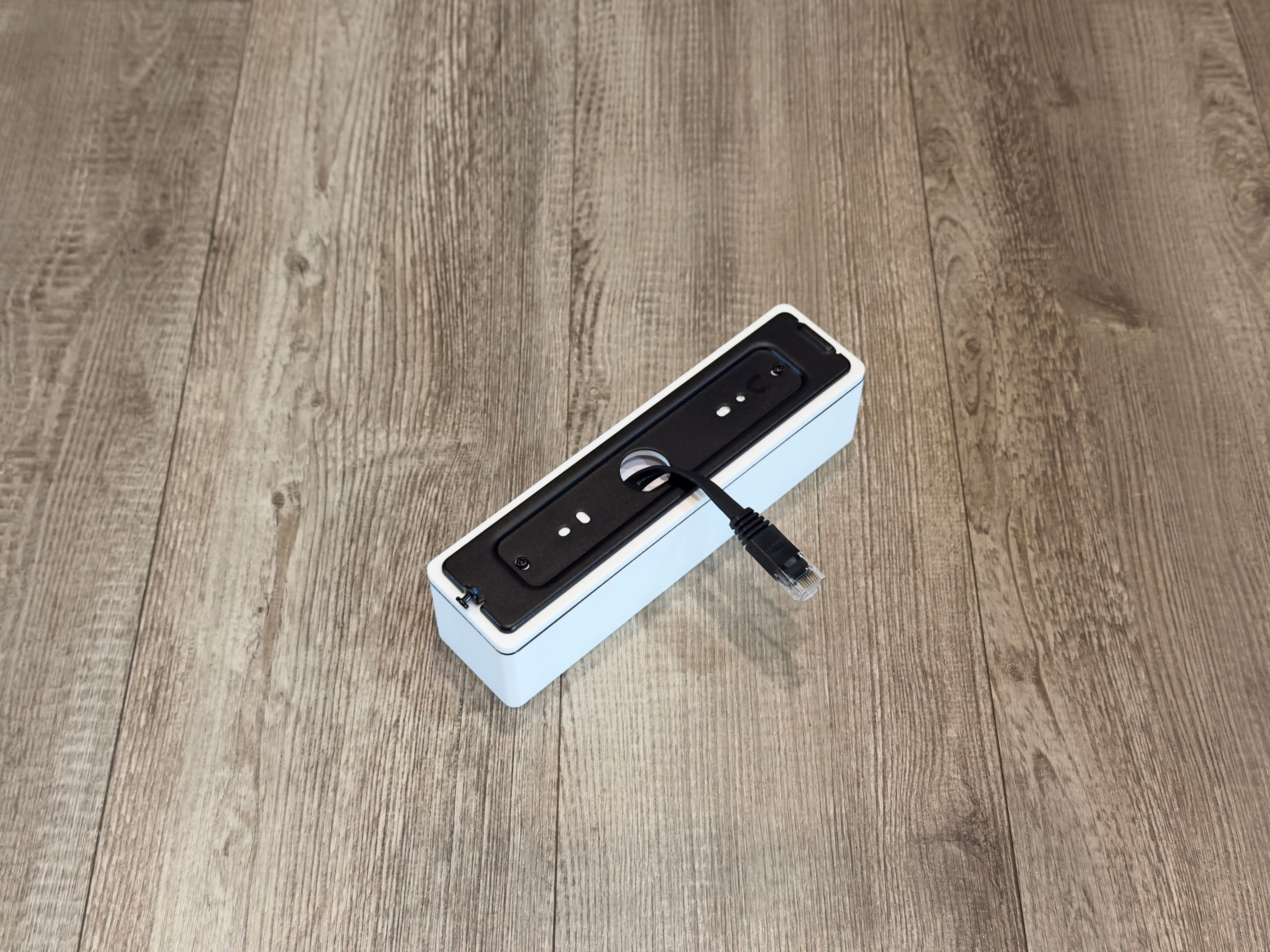 Ubiquiti G6 Entry PoE 2 Wire Retrofit Mount Kit
