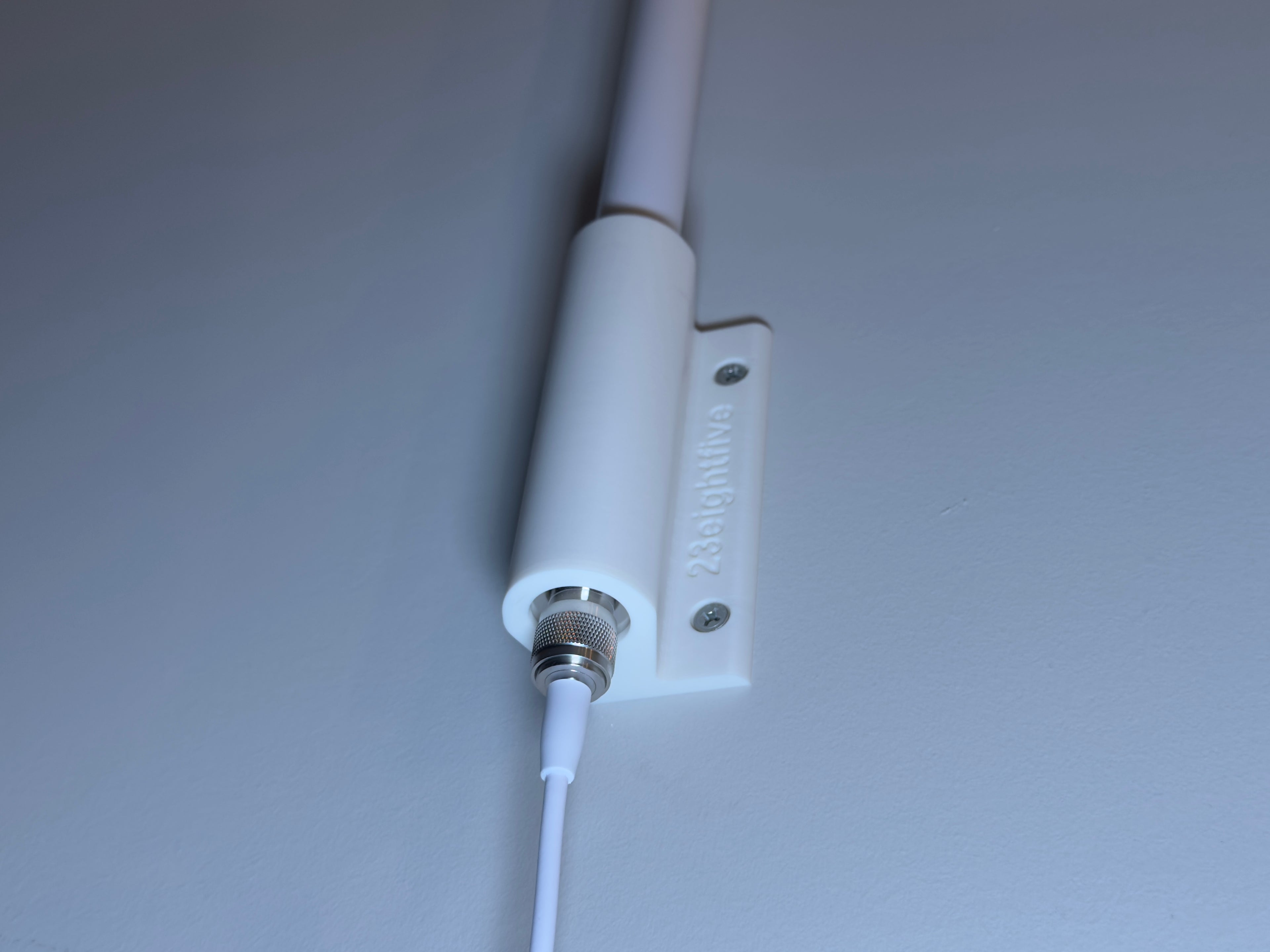 Ubiquiti Unifi SuperLink High-Gain Antenna Wall Mount (uacc-usl-ant-hg-wm)