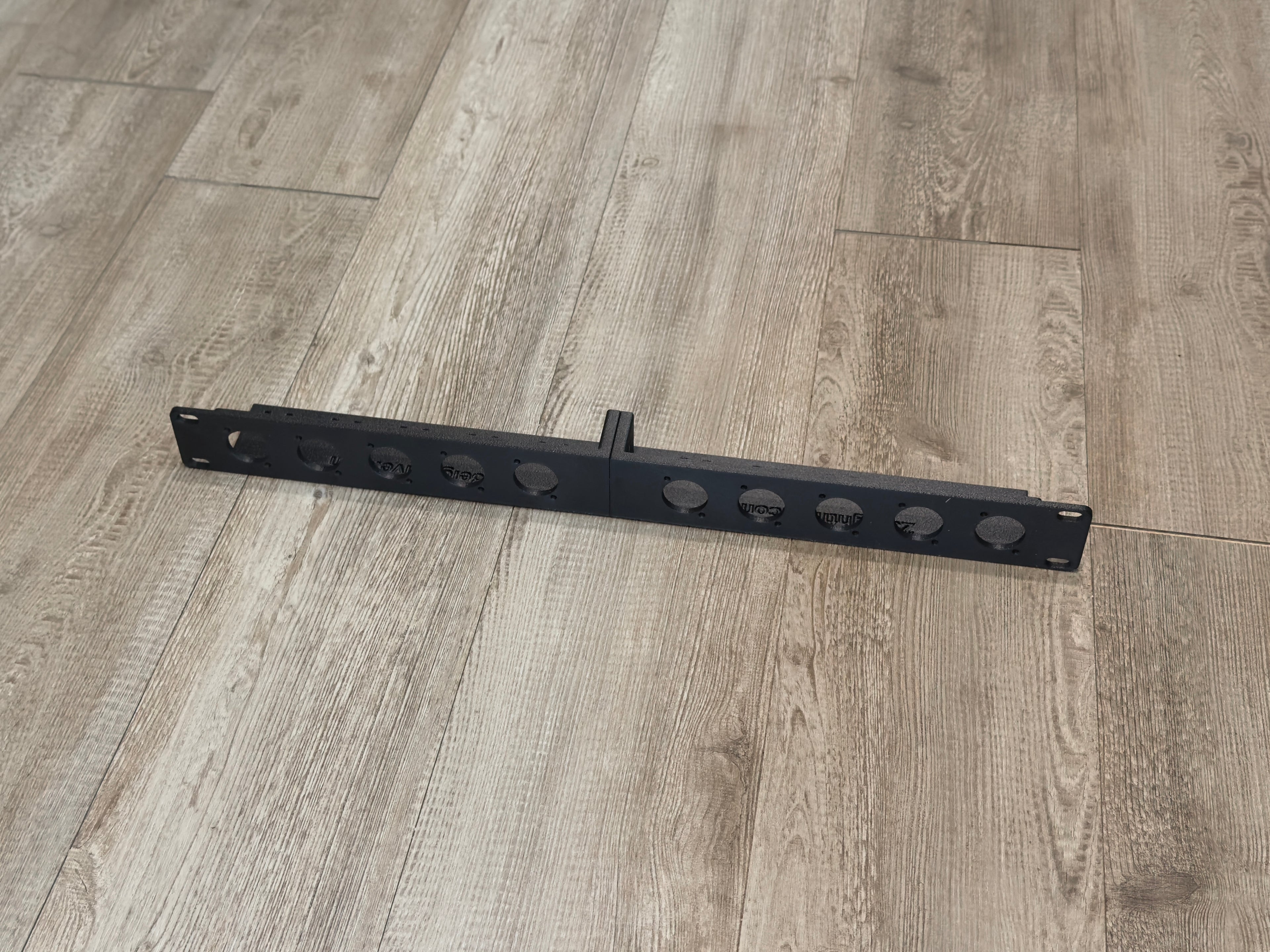 D-Type 1U Rack Mount 10 x D-Series Connectors with Cable Support