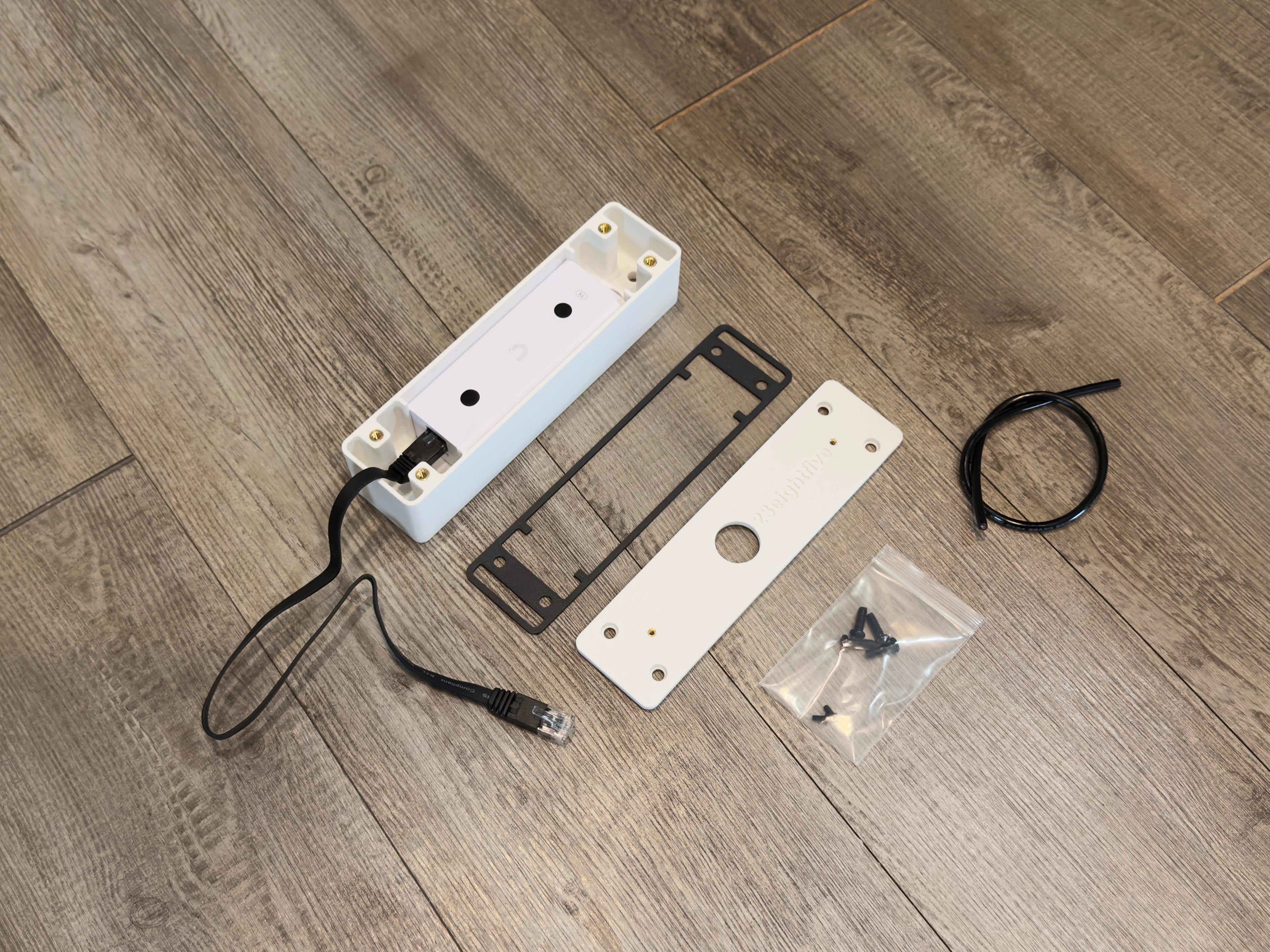 Ubiquiti G6 Entry PoE 2 Wire Retrofit Mount Kit