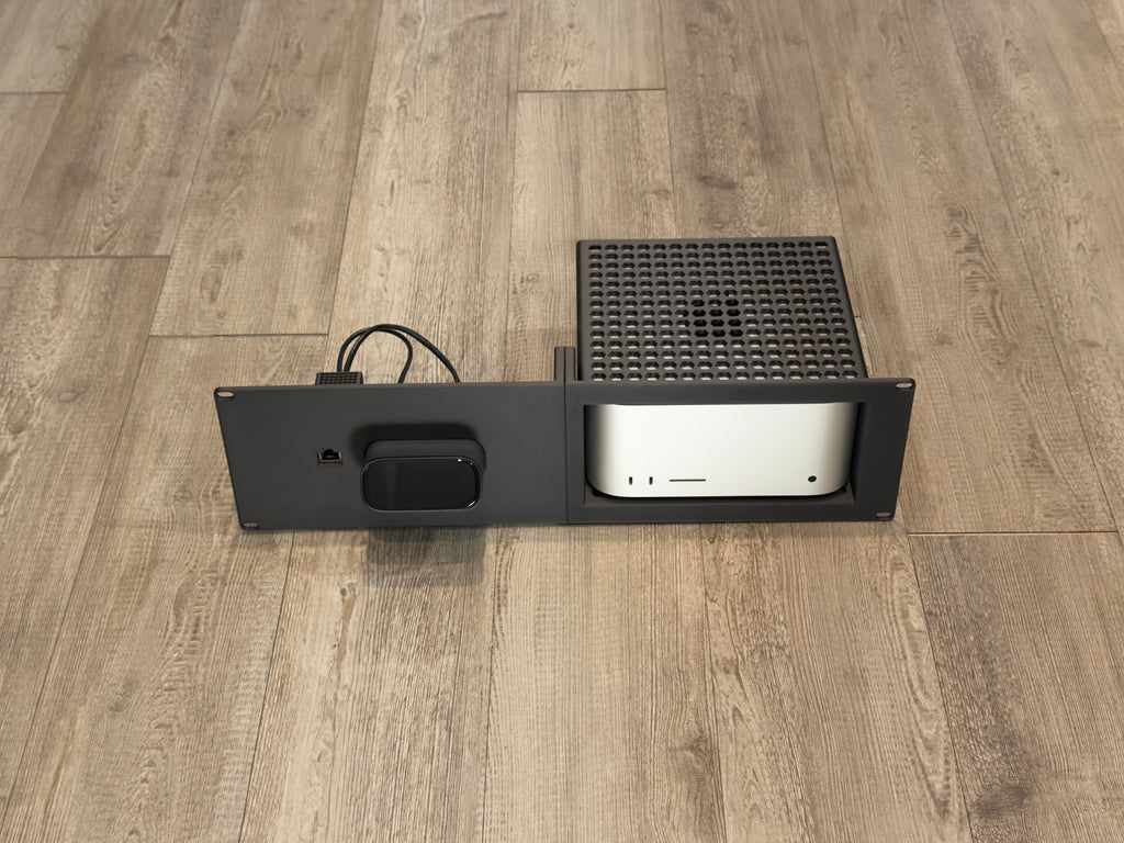 Mac Studio GL.iNet Comet Pro KVM 3U Rack Mount