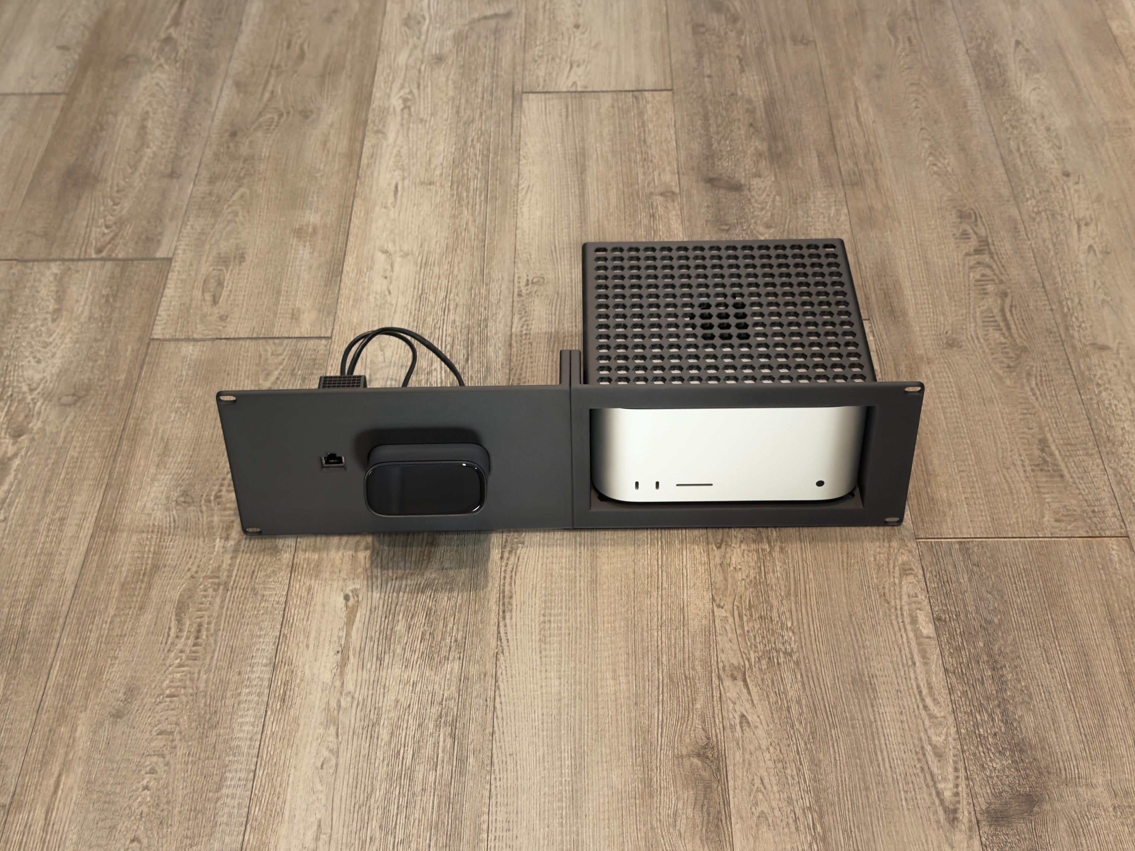 Mac Studio GL.iNet Comet Pro KVM 3U Rack Mount
