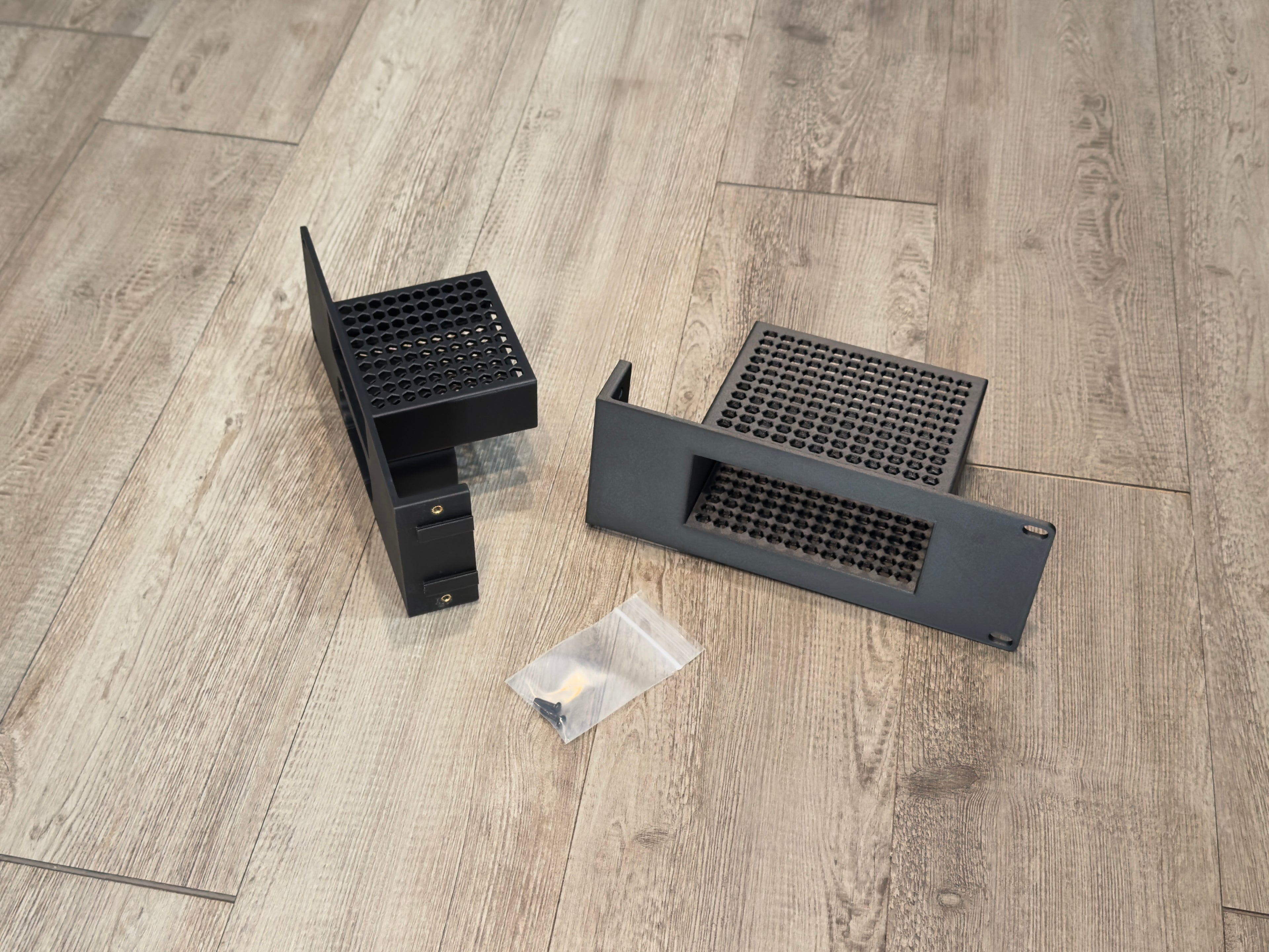 Apple M4 Mac Mini, Apple TV 4K & Comet Pro Carbon Fiber 2U Rack Mount