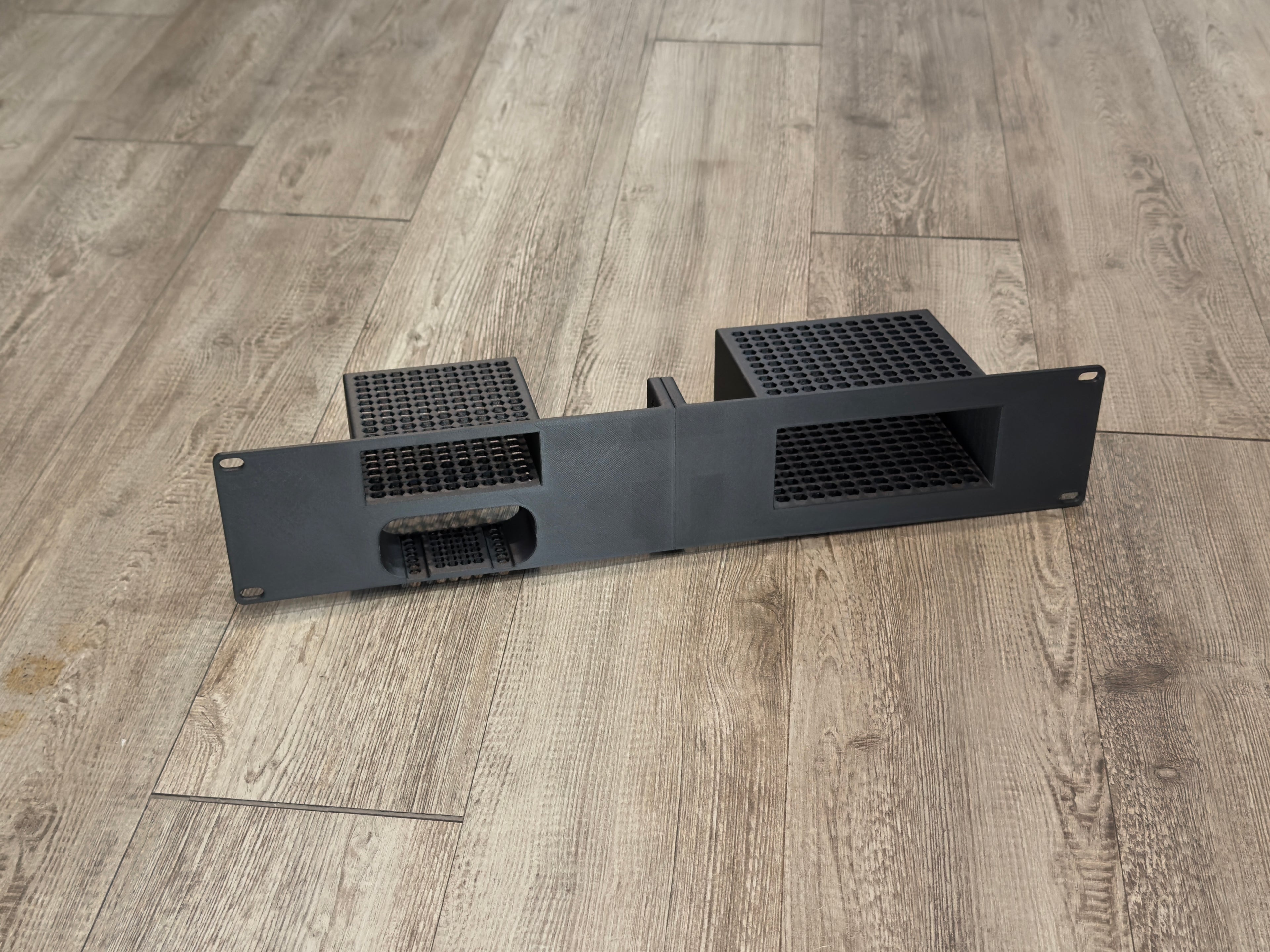 Apple M4 Mac Mini, Apple TV 4K & Comet Pro Carbon Fiber 2U Rack Mount