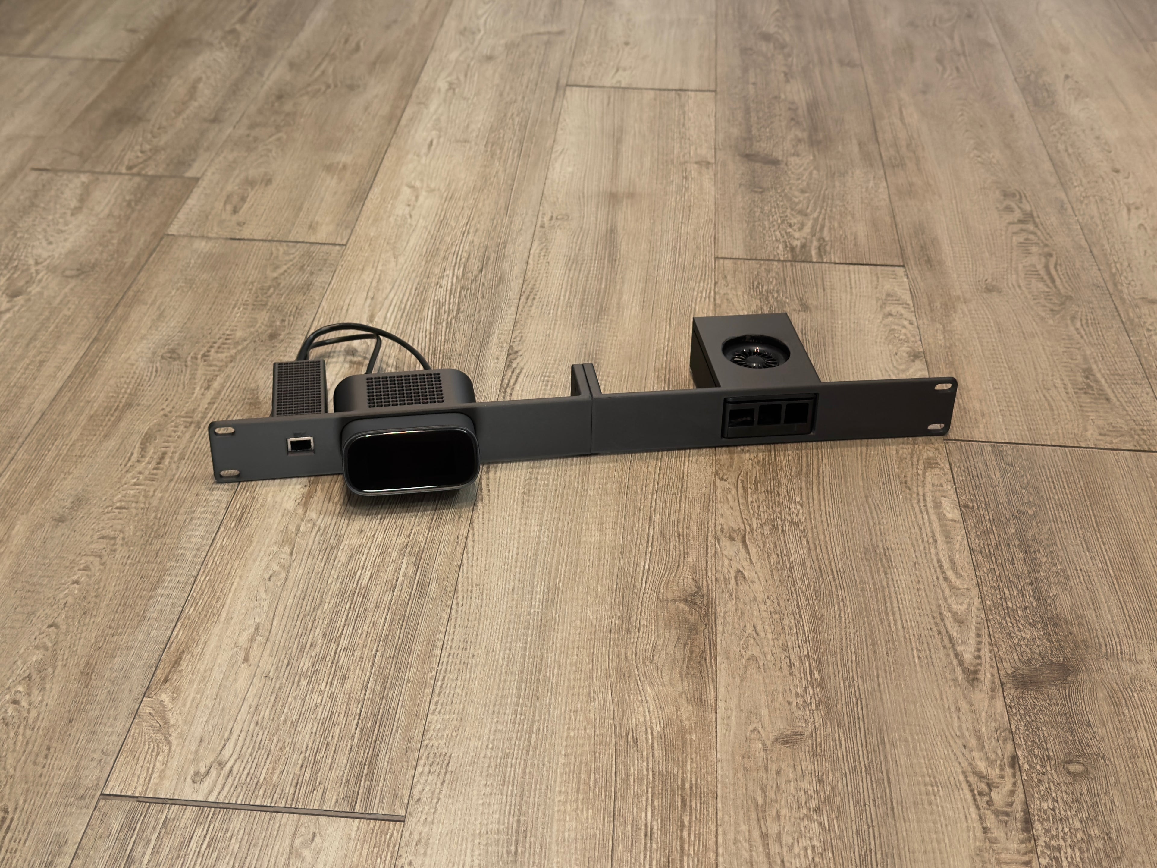 Raspberry Pi 5 GL.iNet Comet Pro KVM 1U Rack Mount