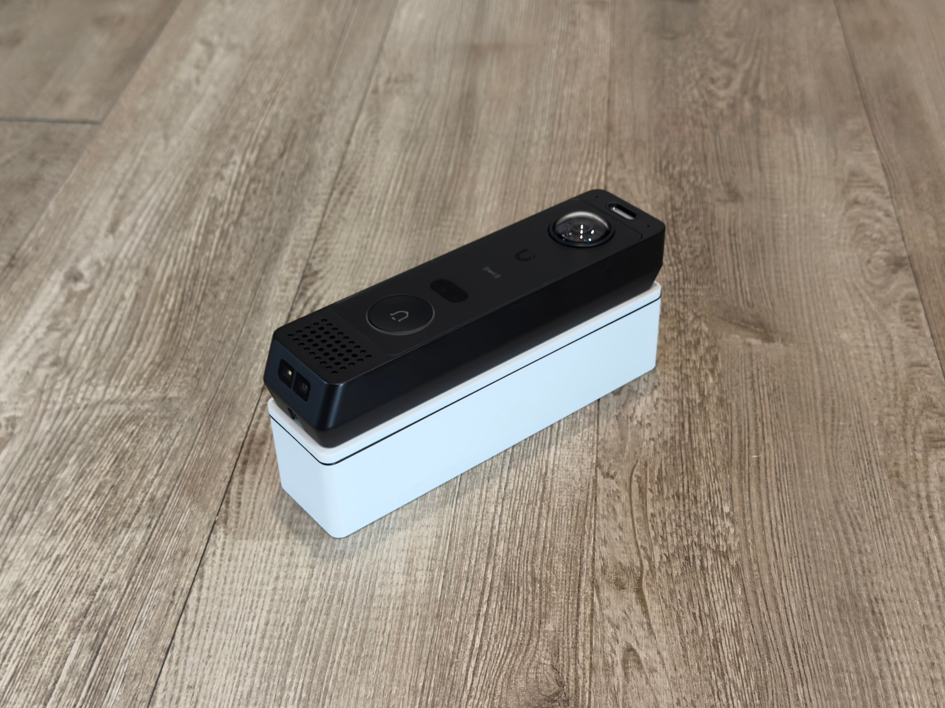 Ubiquiti G6 Entry PoE 2 Wire Retrofit Mount Kit