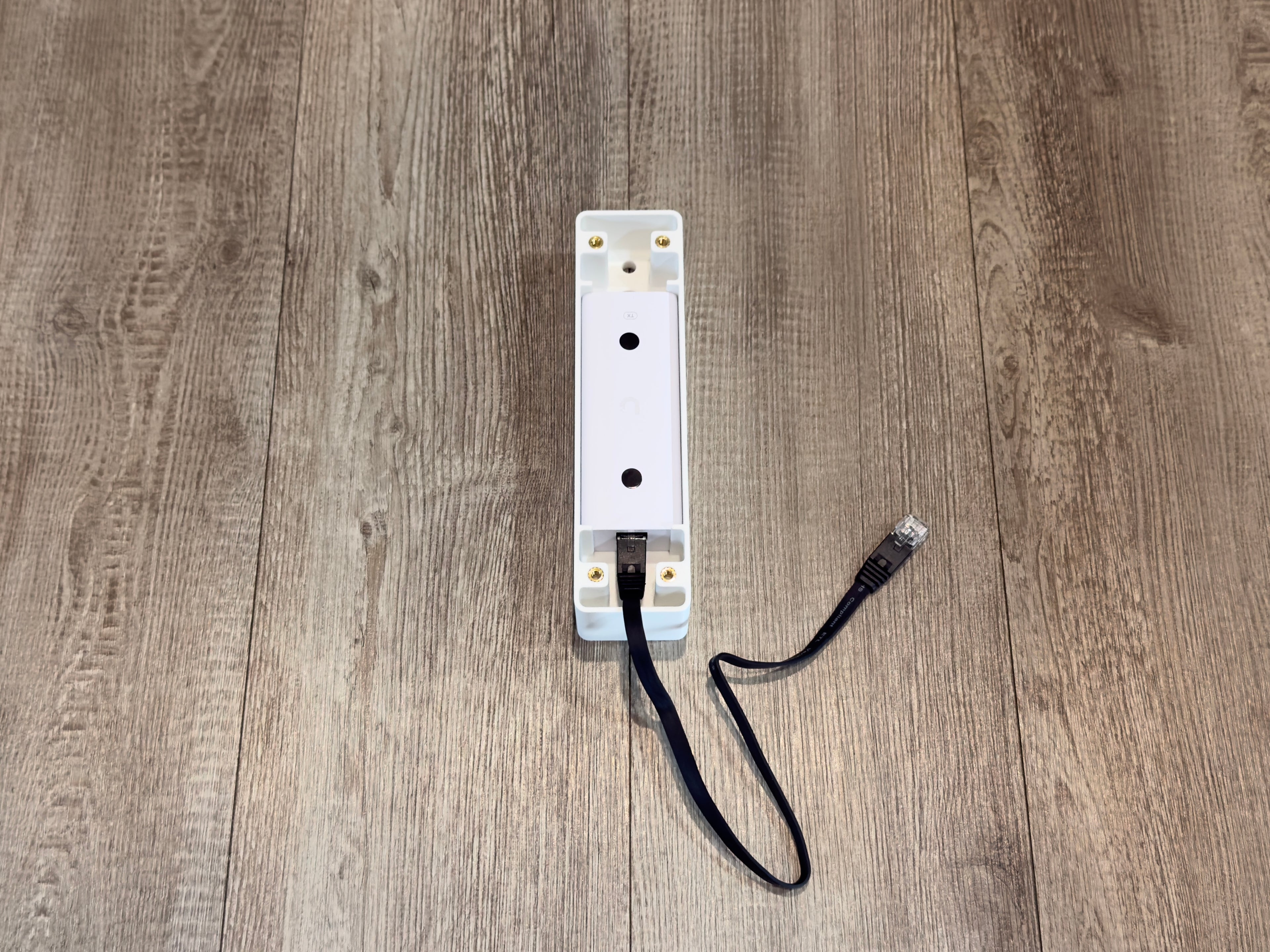 Ubiquiti G6 Entry PoE 2 Wire Retrofit Mount Kit