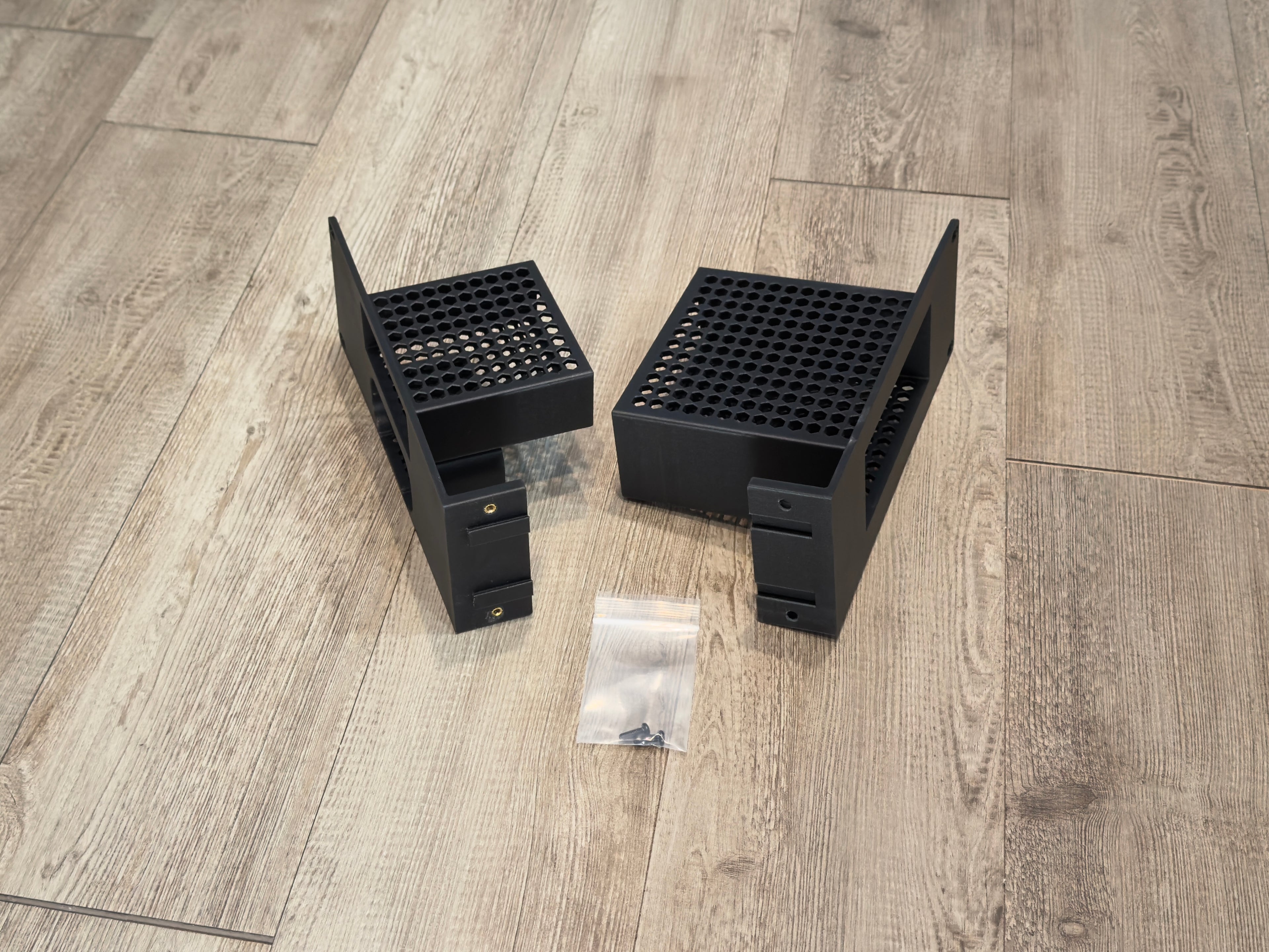 Apple M4 Mac Mini, Apple TV 4K & Comet Pro Carbon Fiber 2U Rack Mount