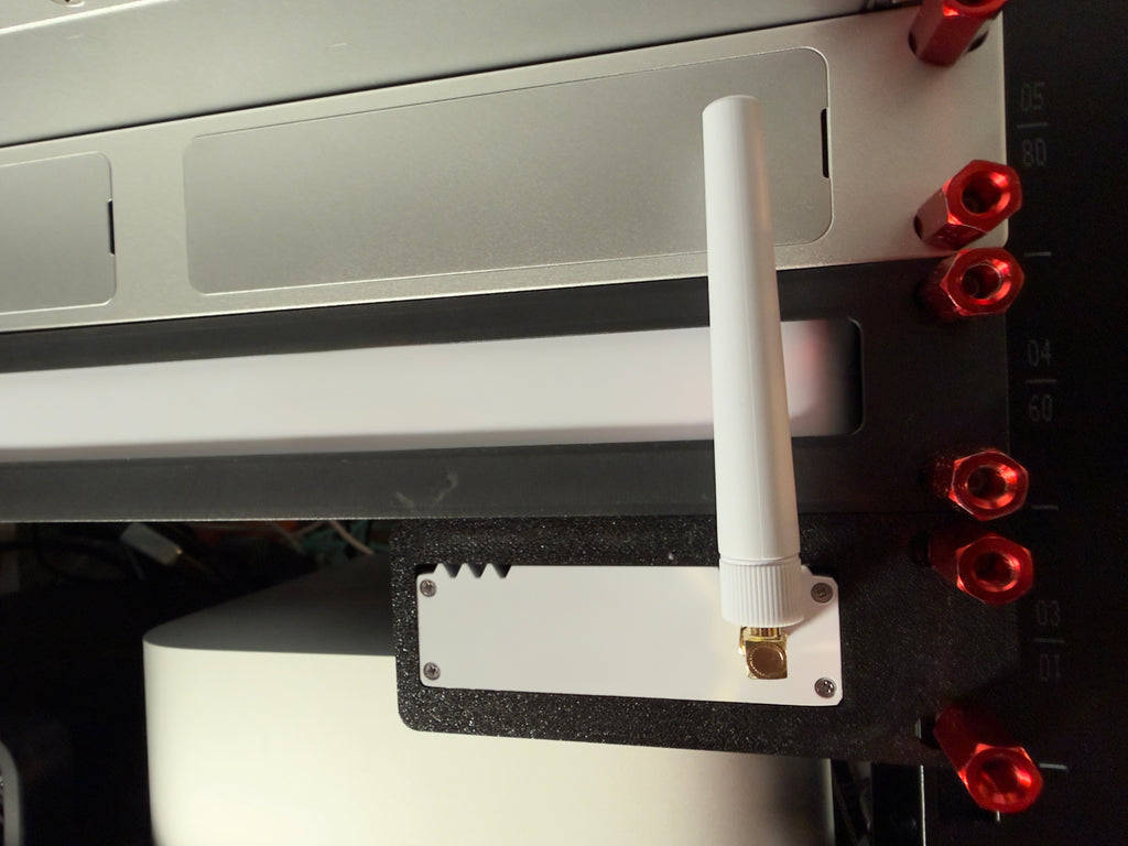 Ubiquiti UniFi SuperLink 1U Rack Mount with 90 degree SMA Adapter UP-SuperLink