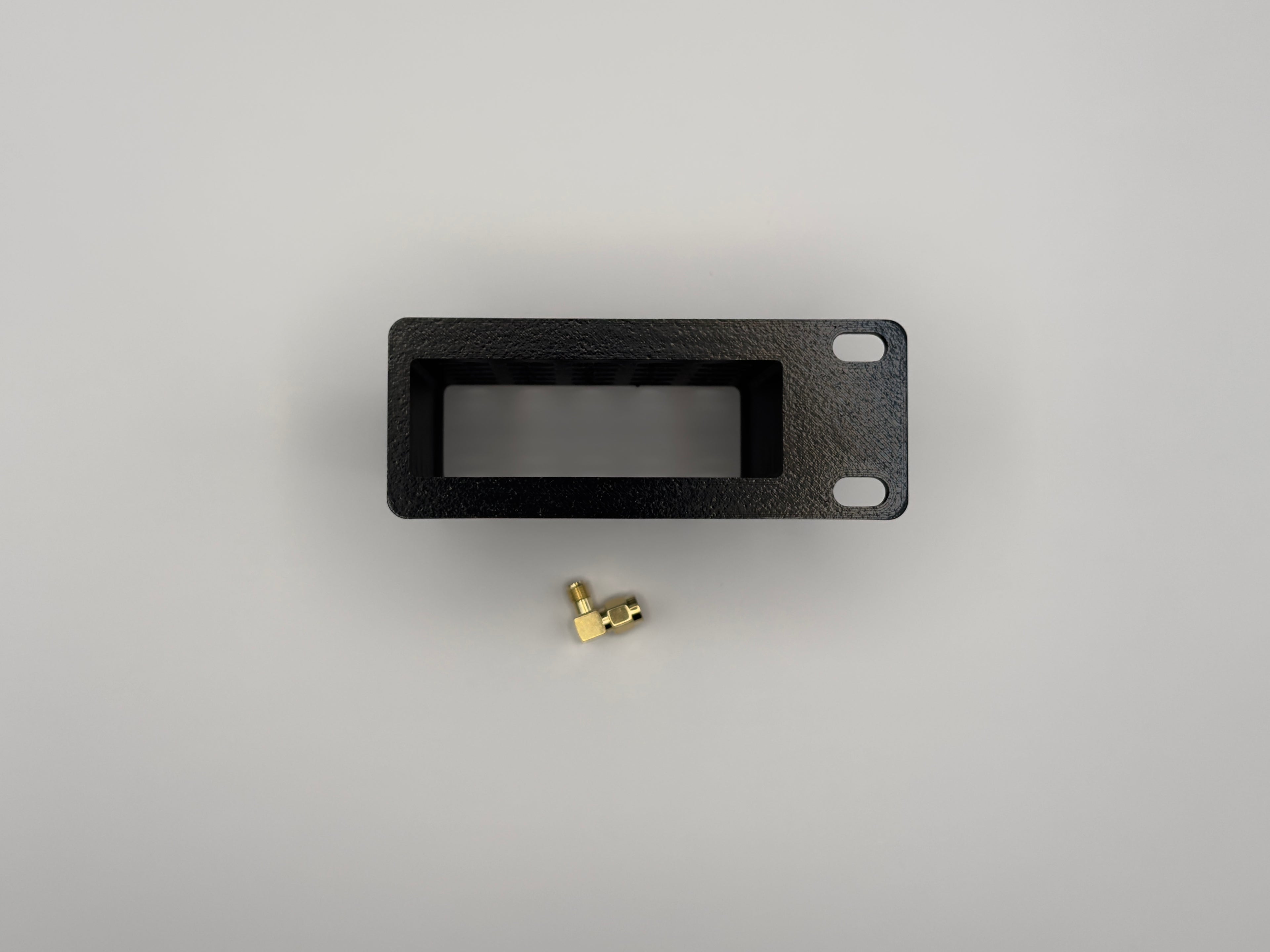 Ubiquiti UniFi SuperLink 1U Rack Mount with 90 degree SMA Adapter UP-SuperLink