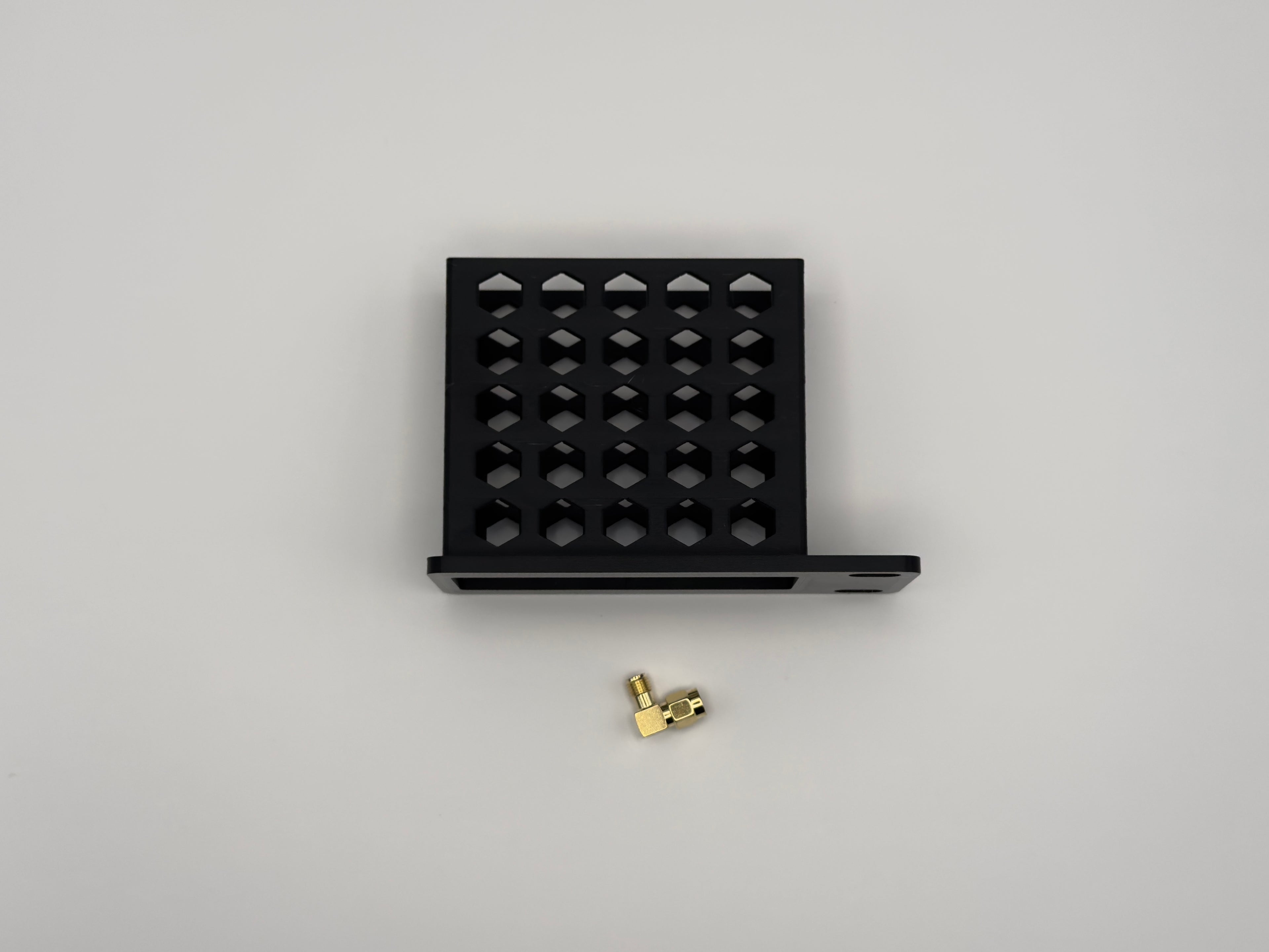 Ubiquiti UniFi SuperLink 1U Rack Mount with 90 degree SMA Adapter UP-SuperLink