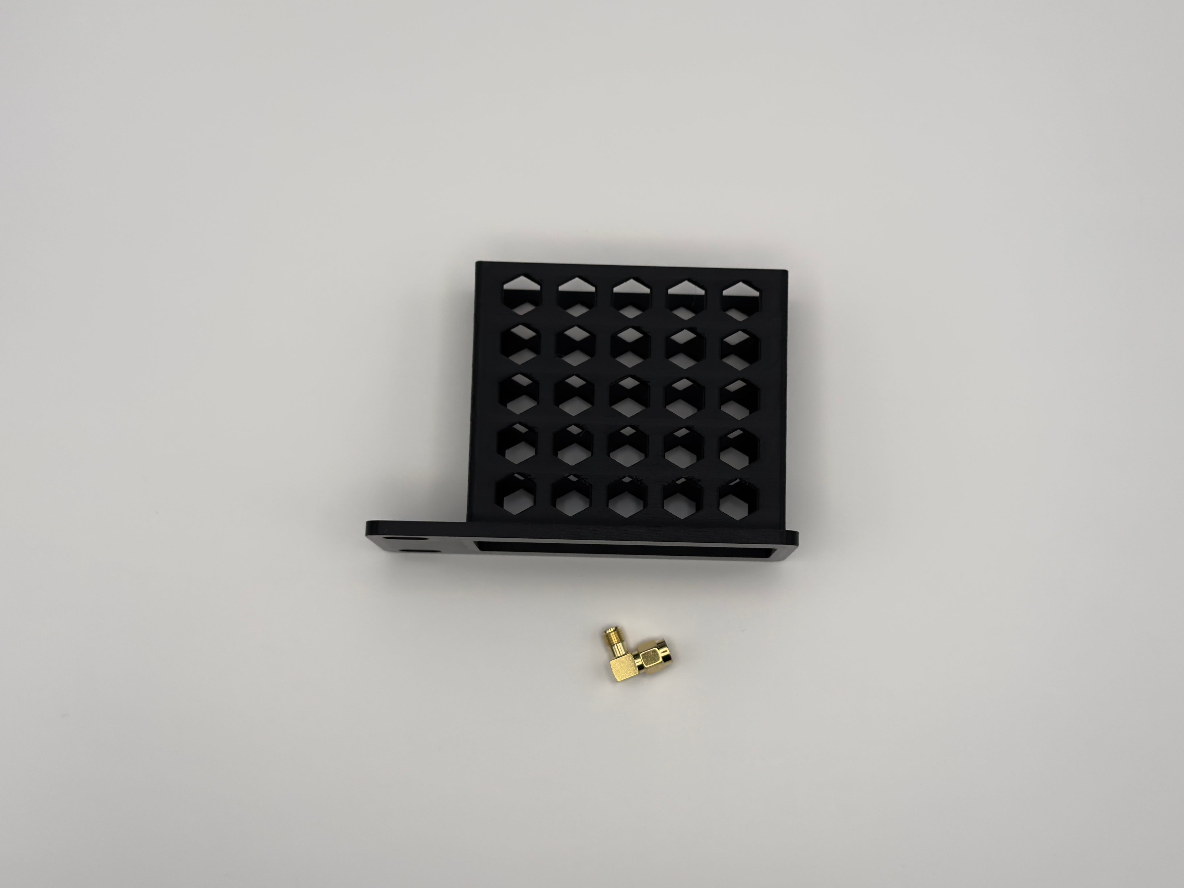 Ubiquiti UniFi SuperLink 1U Rack Mount with 90 degree SMA Adapter UP-SuperLink