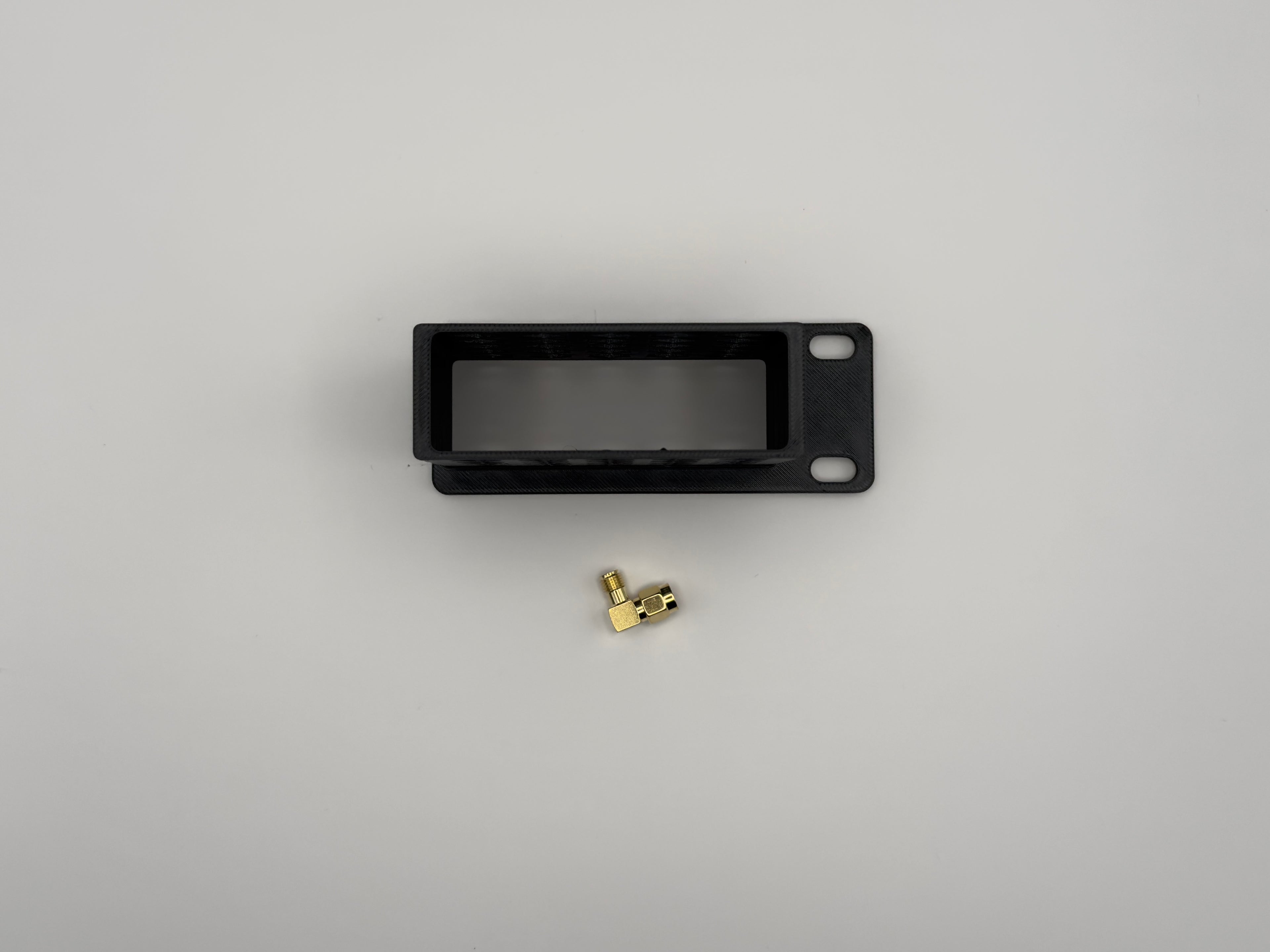 Ubiquiti UniFi SuperLink 1U Rack Mount with 90 degree SMA Adapter UP-SuperLink