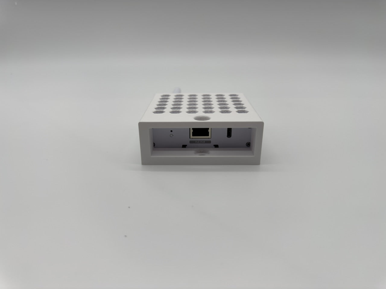 Ubiquiti Unifi SuperLink Mount with 2 Screws (UP-SuperLink-Mount)