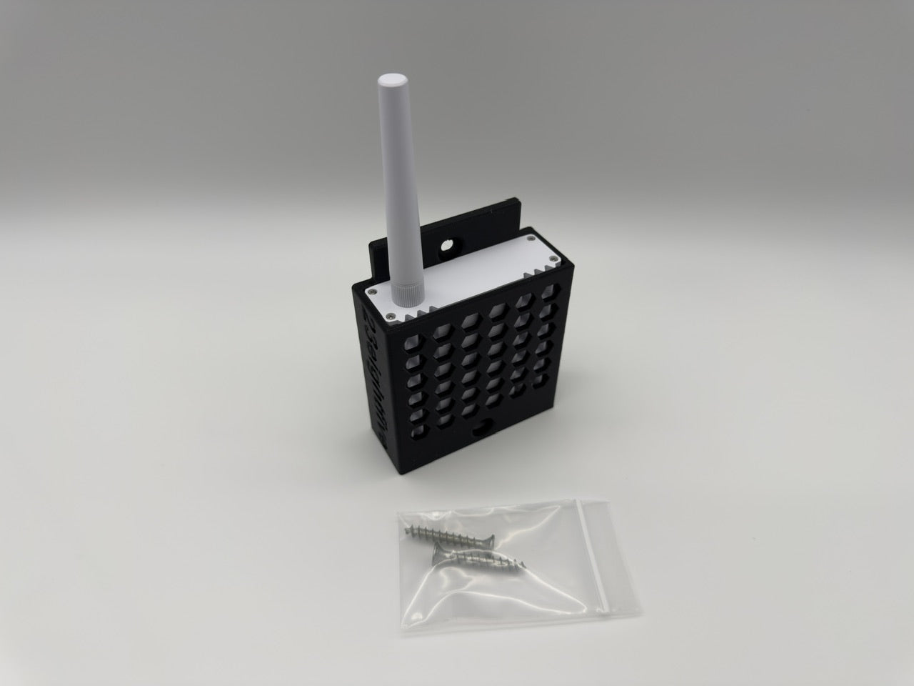 Ubiquiti Unifi SuperLink Mount with 2 Screws (UP-SuperLink-Mount)