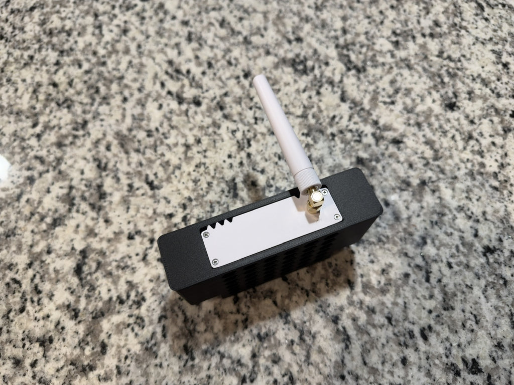 Ubiquiti Unifi SuperLink Ai-Key Insert with 90-degree SMA Adapter (USL-Gateway)