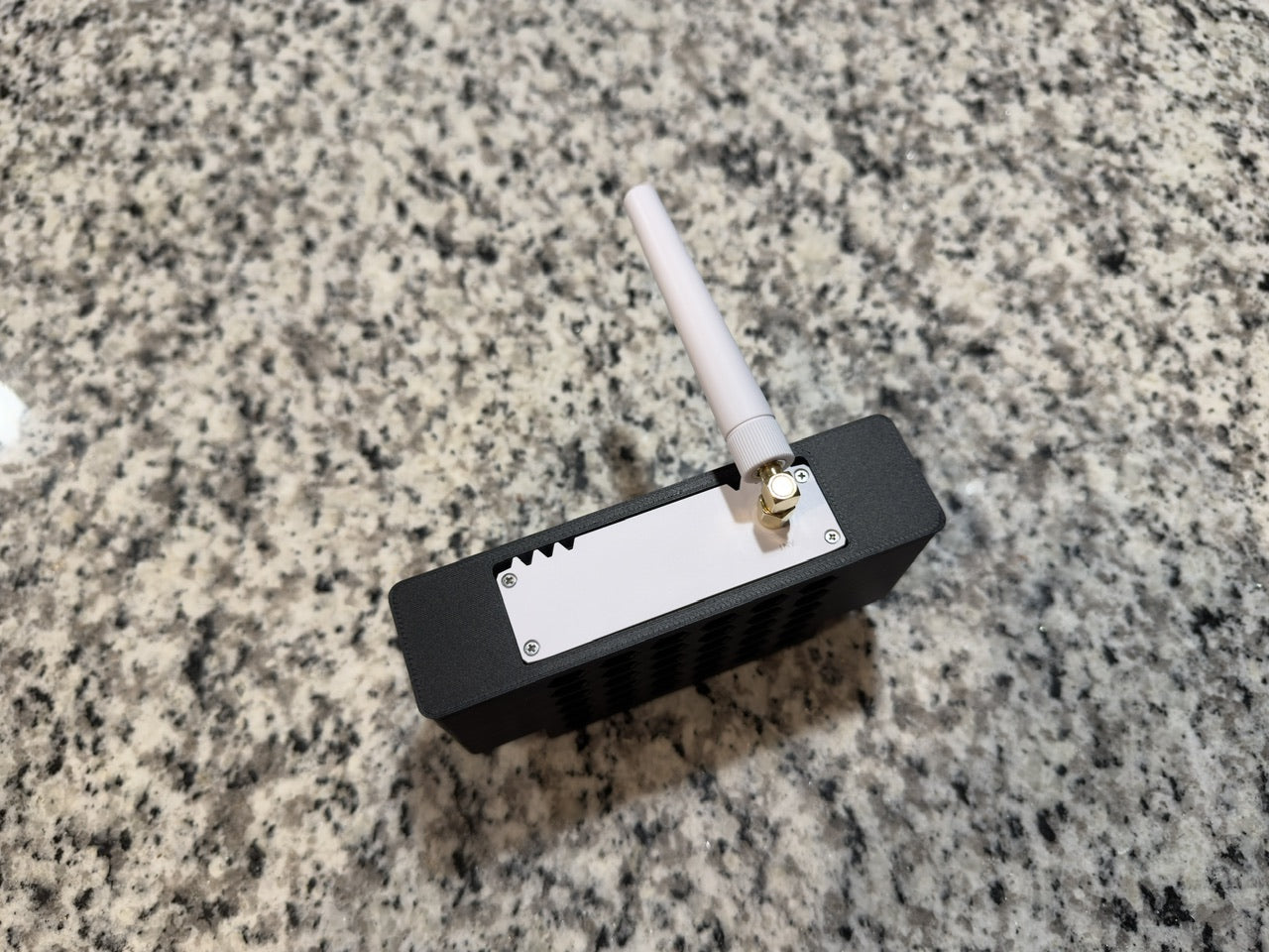 Ubiquiti Unifi SuperLink Ai-Key Insert with 90-degree SMA Adapter (USL-Gateway)