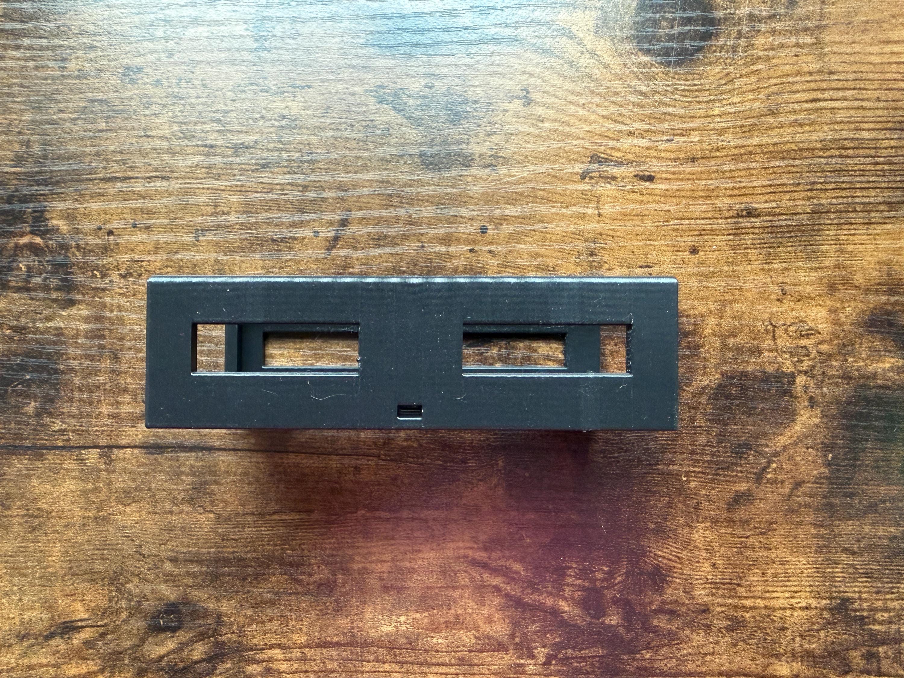 Ubiquiti 10GE Network Adapter Mounting Bracket (uacc-adapter-RJ45-usbc-10ge)